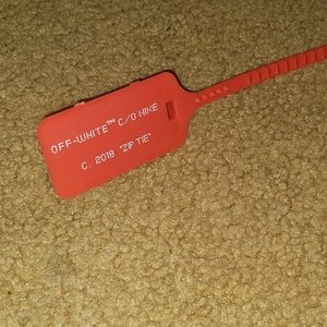Off White "zip tie" shoe tag